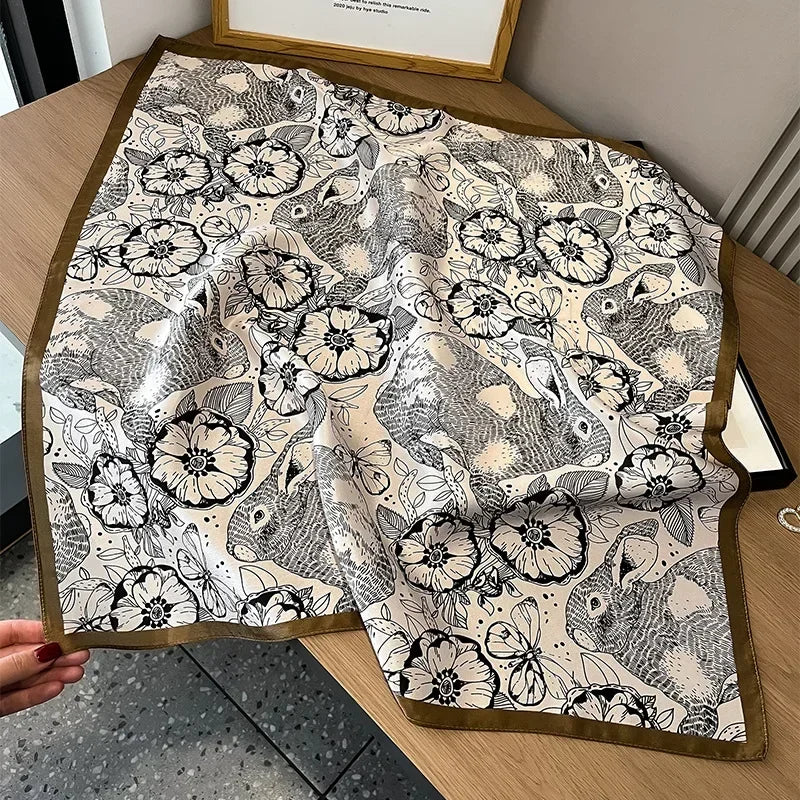 Foulard en Soie Noir et Blanc Imprimé Floral 66x66cm - HANOI