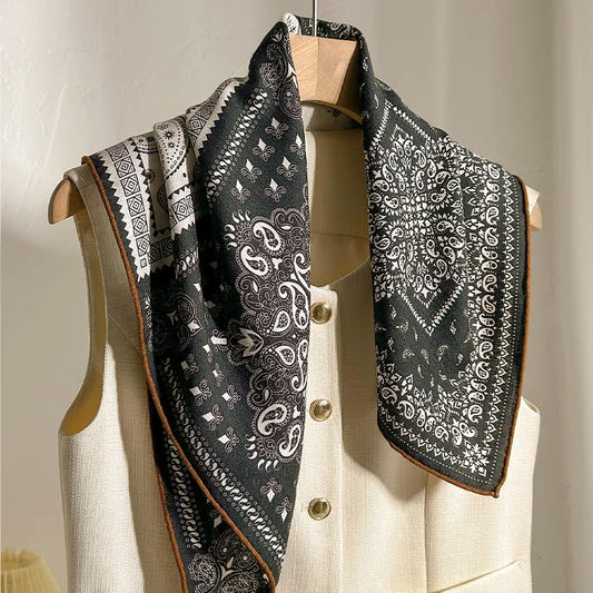 Foulard Laine et Soie 70x70cm - IVANA Noir