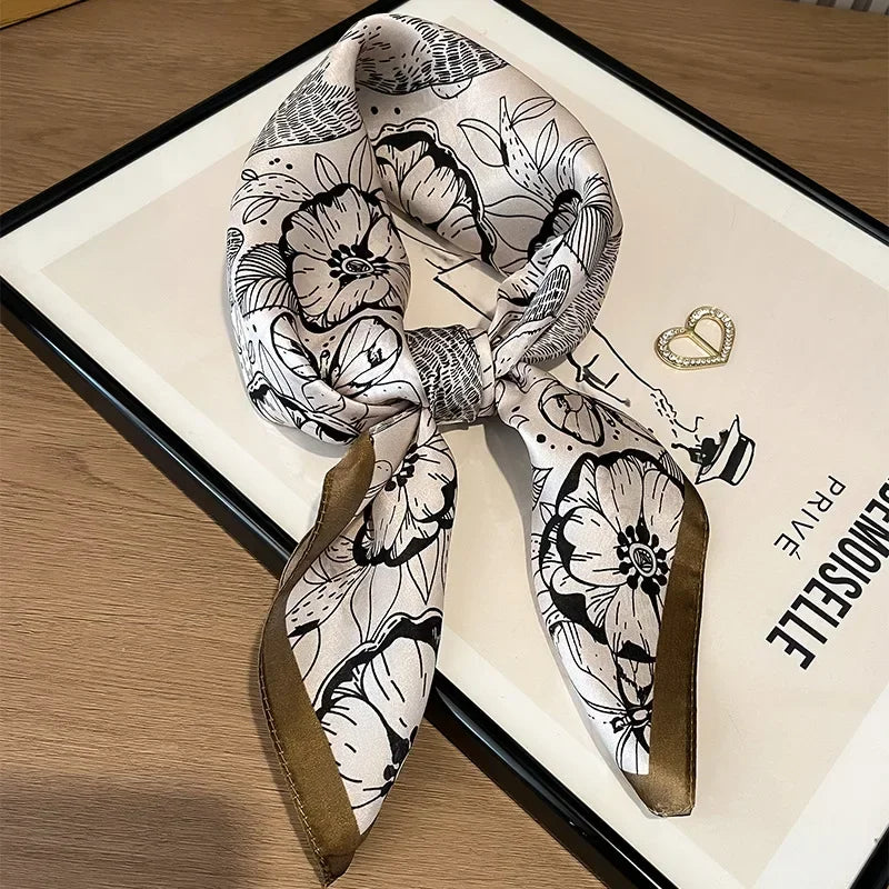 Foulard en Soie Noir et Blanc Imprimé Floral 66x66cm - HANOI