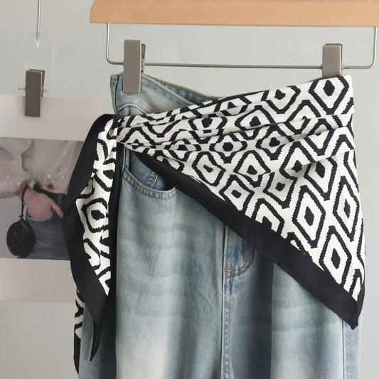 Foulard Triangle Femme Grand Format 140x65x65cm - JACKY Blanc et Noir 3
