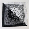 Foulard Bandana Coton Motif Paisley 55x55cm Blanc et Noir