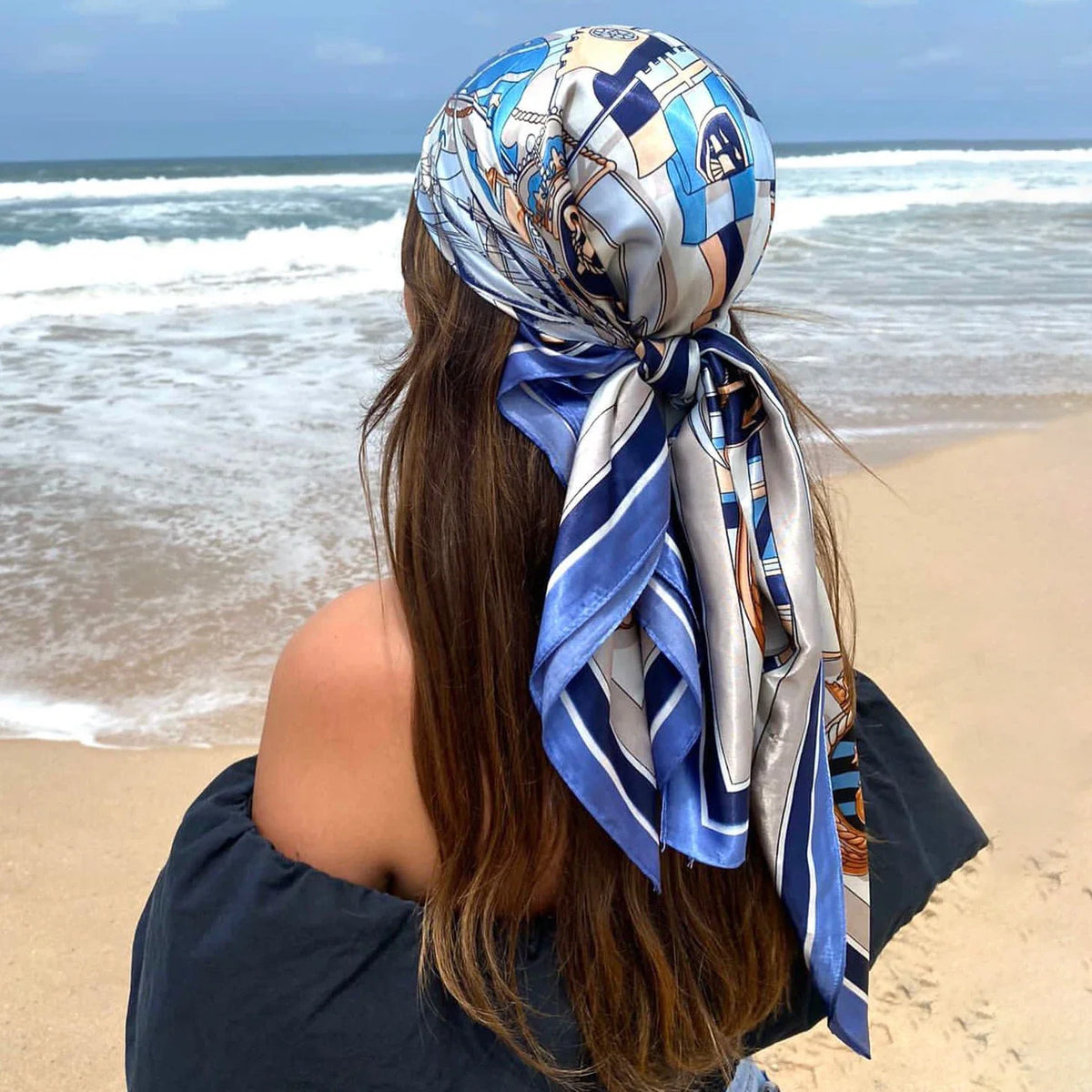foulard 90x90cm satin bleu 2 maggy 14