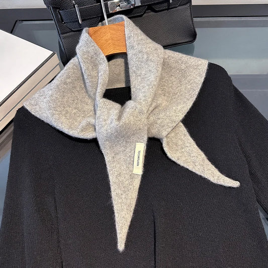 Foulard Triangle Laine Véritable Gris Clair - OKSANA